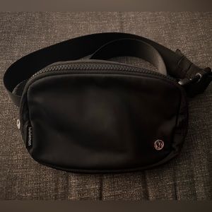 Lululemon belt bag